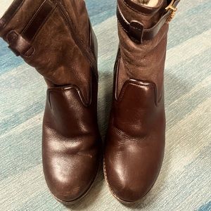 Tory Burch Fleece lined Leather Bootie Wedges size 10.5
